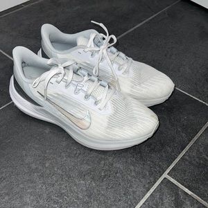 Women’s Nike WINFLO 9